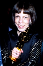 リンダ ハント Linda Hunt について 映画データベース Allcinema