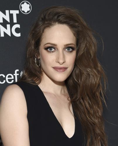 カーリー チェイキン Carly Chaikin について 映画データベース Allcinema